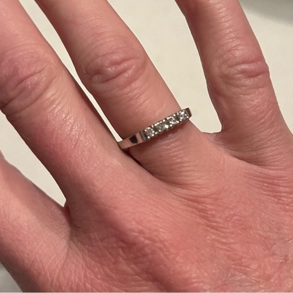 Jewelry - 14k White Gold Diamond Ring